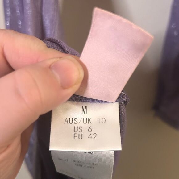 Bronx and Banco Amara Metallic Lilac Cut Out Gown Size Medium - Picture 8 of 13